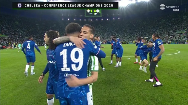 Chelsea vô địch C3, Sancho tỏa sáng và hành động đẹp với Antony