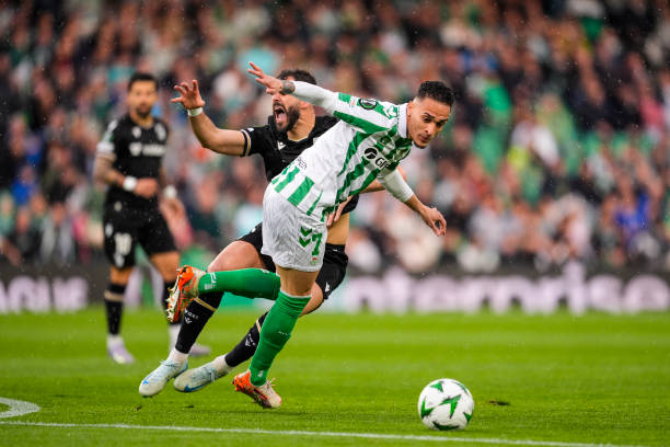 Không được Brazil triệu tập, Antony đáp trả ngoạn mục