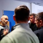 Maresca khó chịu vì câu hỏi Champions League