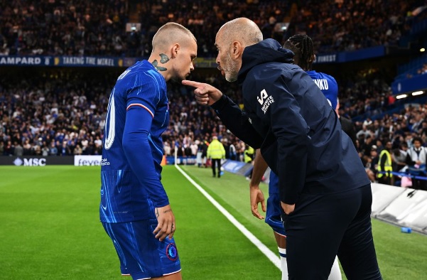 Mudryk bất ngờ xuất hiện trước chung kết Conference League, HLV Maresca lên tiếng