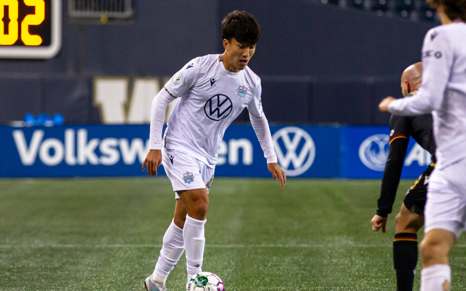 Tiền vệ Việt kiều Canada mong muốn khoác áo ĐTVN