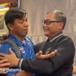 Trợ lý HLV Thái Lan khóc khi đến xin lỗi Trưởng đoàn Indonesia