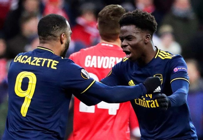 18 tuổi và chỉ đá 4 trận, ‘báu vật’ Arsenal đã ‘tàn phá’ Europa League