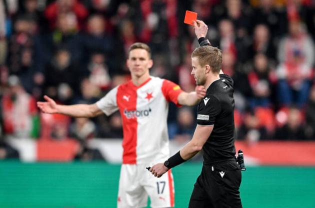 AC Milan tuyên chiến với các đối thủ tại Europa League