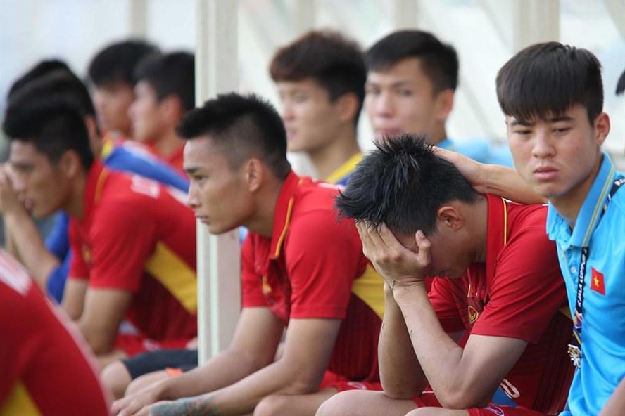 Ai “bắt bệnh, chữa bệnh” cho một nền bóng đá?