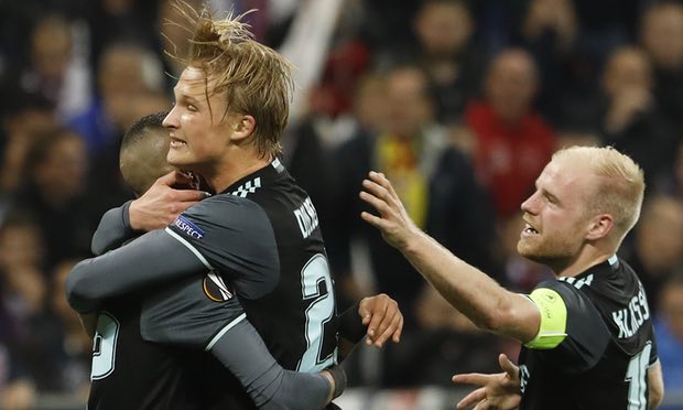 Ajax vào chung kết: ‘Chiến thắng cho bóng đá’