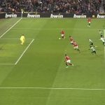 Antony bị chỉ trích vì chơi cá nhân