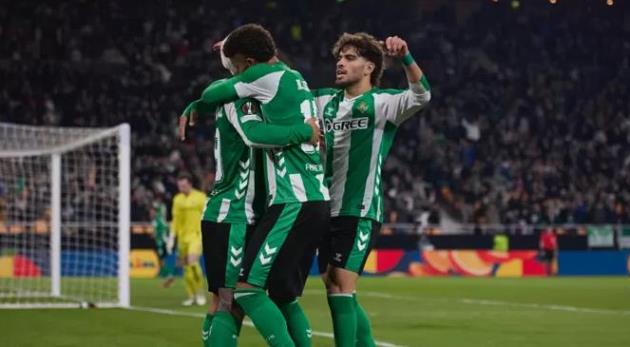 Antony tạo dấu ấn, Real Betis leo cao trên BXH Europa League