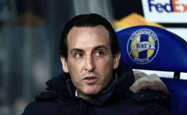 Arsenal bại trận, Emery phản ứng ra sao khi bị chất vấn về Ozil?