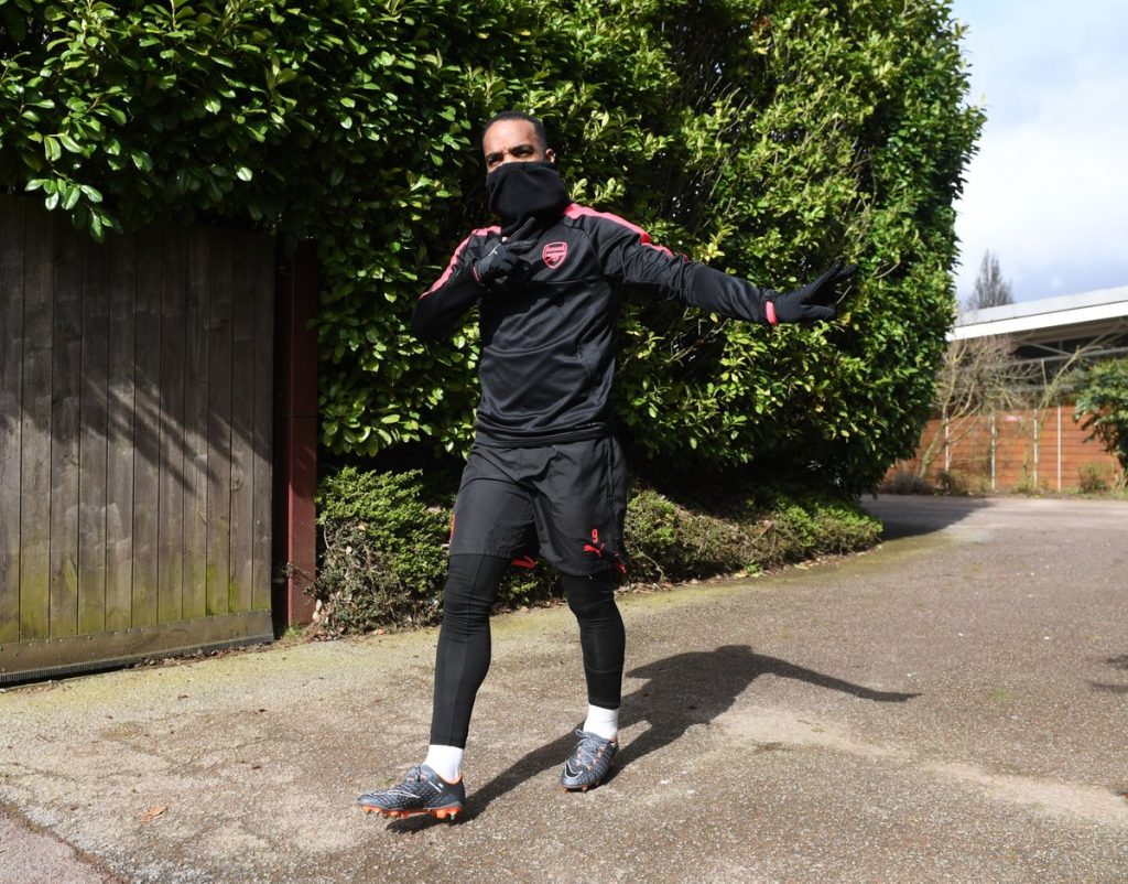 Arsenal trước tứ kết Europa League: Chọn ai, Wenger?