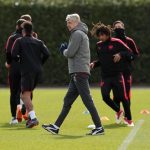 Arsene Wenger cảnh báo học trò không được chủ quan