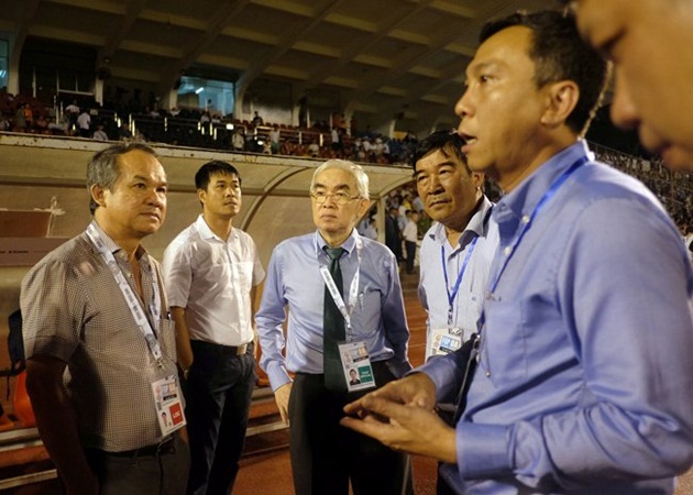 Bầu Đức rời VFF: Cuộc rã đám tập thể?