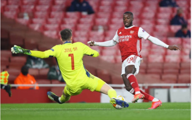 Bộ đôi “buôn gỗ”, Arsenal nhọc nhằn vào tứ kết Europa League