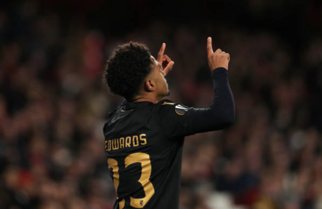 “Bom tấn” thăng hoa, Arsenal ngược dòng đầy kịch tính trước Vitoria