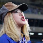 “Bông hồng Thái Lan” tỏa sáng đấu hàng vạn khán giả Malaysia