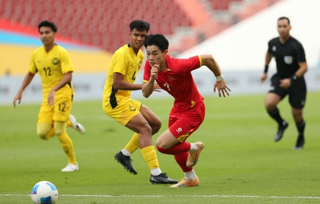 Cái duyên đáng nể của Đình Bắc trước mành lưới Philippines