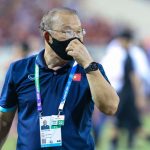 Căng thẳng cuộc chiến ngoài đường piste giữa 2 HLV Park Hang-seo và Polking