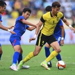 Cầu thủ U23 Malaysia đổ gục xuống sân vì thất vọng