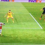 CĐV Arsenal tức điên với biểu hiện khó tin của Ozil ở bàn thứ 2