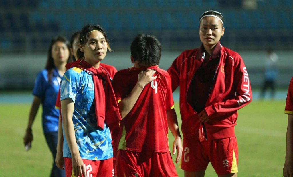 CĐV Đông Nam Á phẫn nộ, cho rằng tuyển nữ Việt Nam bị cướp chiến thắng