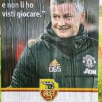 CHOÁNG! Chưa đấu Man Utd, CĐV Roma đã dằn mặt Solskjaer quá gắt