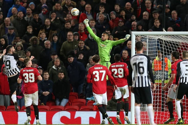 CHOÁNG! Man Utd làm được điều 47 đội Europa League còn lại không làm nổi