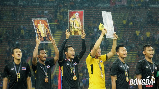 Chùm ảnh: Niềm vui của người Thái bảo vệ thành công ngôi vô địch