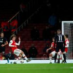 Cựu sao Arsenal: “Ozil nên ném thân mình vào pha bóng đó”