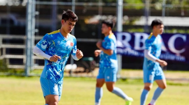 Đã đến lúc HLV Kim Sang-sik trả Văn Khang về hàng công?