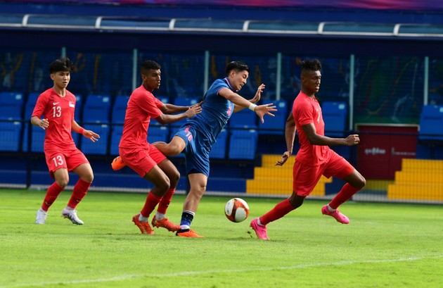 Dạo chơi trước Singapore, U22 Thái Lan thị uy sức mạnh