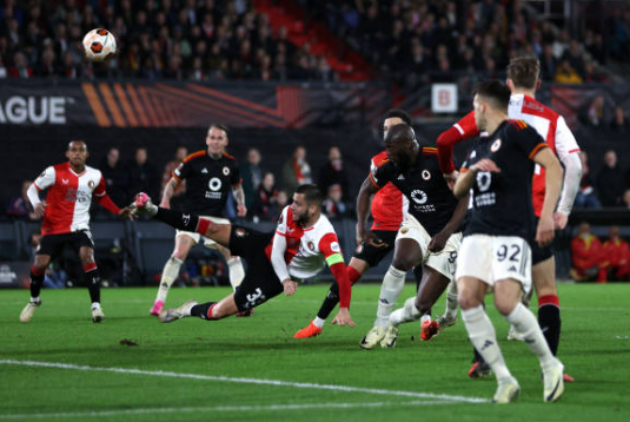 De Rossi ca ngợi Lukaku