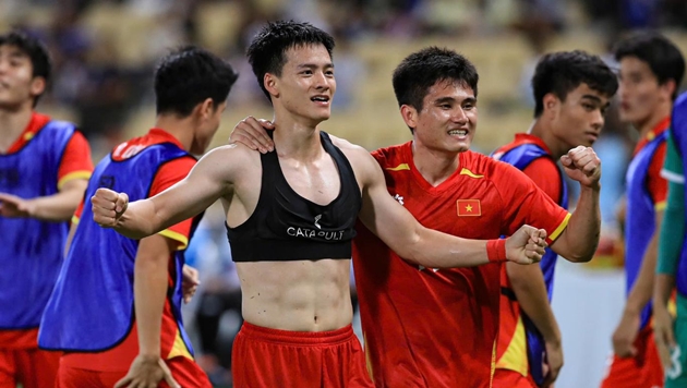 Điểm tin bóng đá Việt Nam 20/12: Thanh Nhàn tiết lộ “chỉ thị” của ông Kim Sang-sik; Trọng tài Lào nguy cơ bị phạt nặng