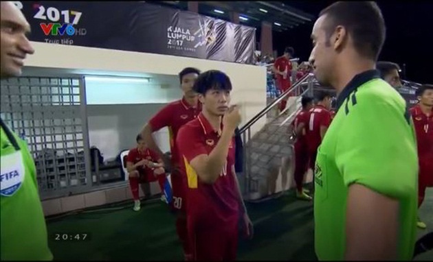 Điểm tin bóng đá Việt Nam sáng 23/08: Công Phượng tiết lộ đoạn hội thoại với trọng tài