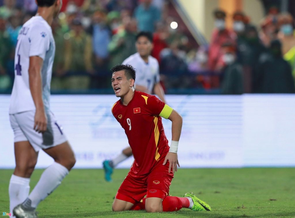 Đỗ Hùng Dũng xin lỗi vì U23 Việt Nam không thắng Philippines