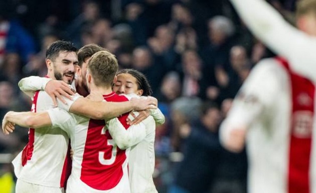 Europa League dậy sóng: Ajax lách qua khe cửa hẹp, MU có thể gặp Real Sociedad