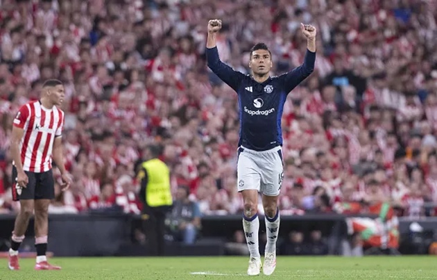 Ferdinand ca ngợi Casemiro sau chiến thắng 3-0 của Man Utd