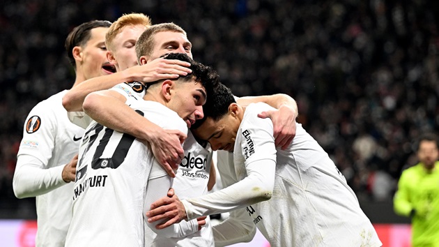 Frankfurt thắng dễ Ferencvaros trên sân nhà