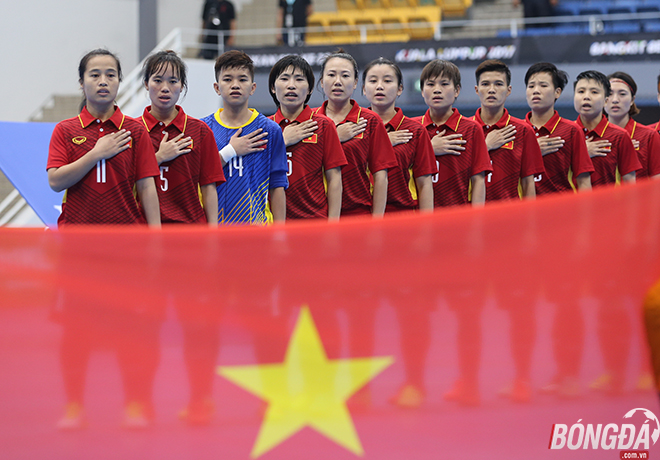 Futsal nữ Việt Nam chịu thua người Thái sau 20 phút