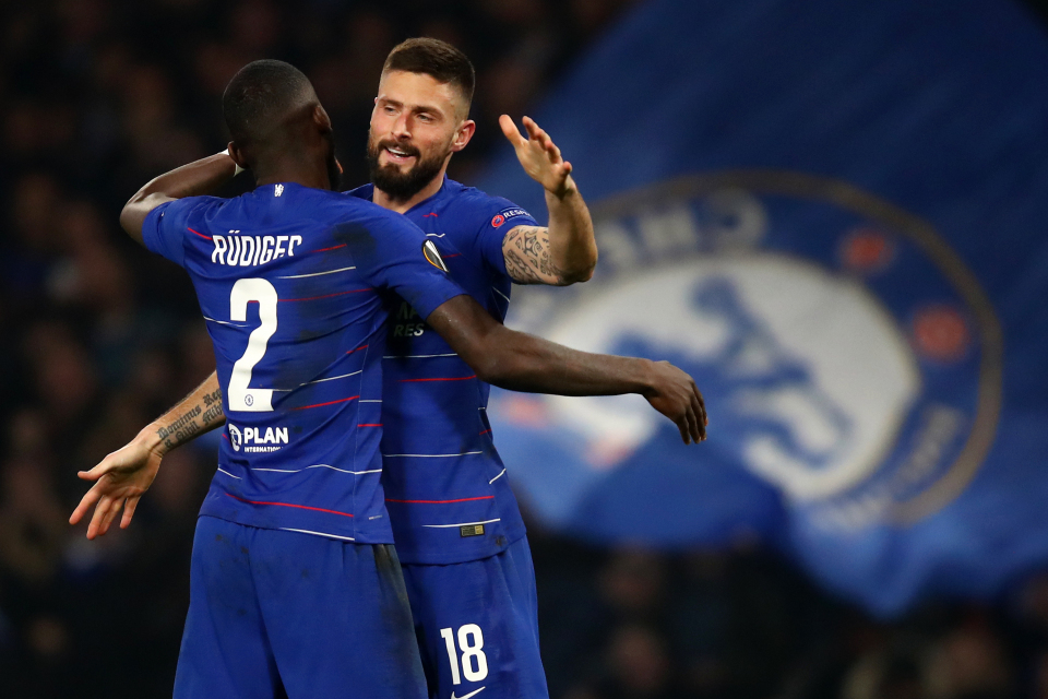 Giroud “dọa nạt” người Manchester trong ngày Chelsea đại thắng