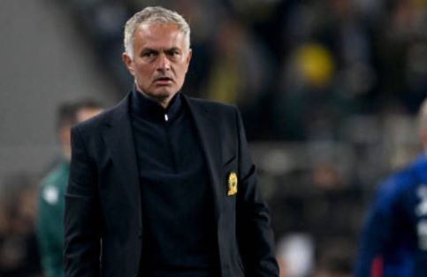 Hai cầu thủ Man United khiến Mourinho “nghi ngờ”