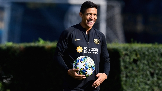 Hành quân đến Bulgaria, Conte yêu cầu “bom xịt” Man Utd làm 1 điều