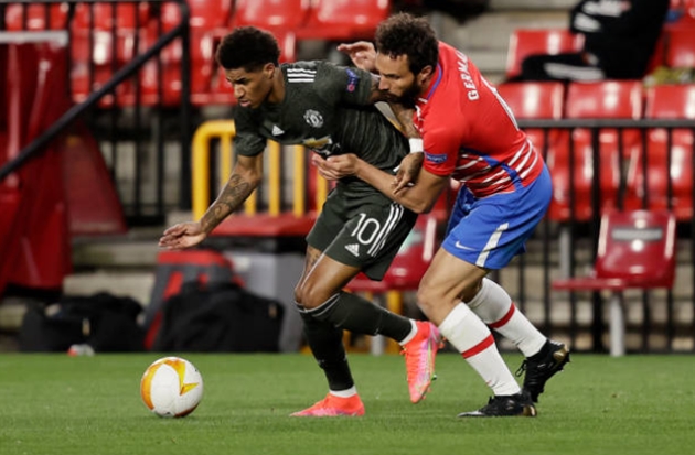 HLV Granada không thể nuốt trôi thất bại trước Man Utd