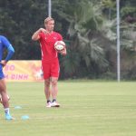 HLV Honda không còn căng thẳng khi tập cùng học trò