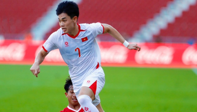 HLV Kim Sang-sik và lứa cầu thủ tài năng: U22 Việt Nam tiến tới ngôi vương SEA Games 33