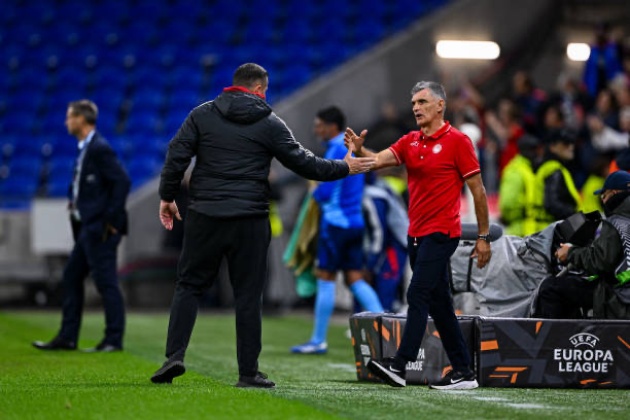 HLV Olympiacos ca ngợi Lyon sau trận đấu tại Europa League
