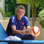HLV Philippe Troussier làm điều chưa từng có ở SEA Games 32