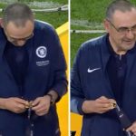 HLV Sarri khiến CĐV Chelsea rơi nước mắt chỉ vì 1 hành động sau chung kết Europa League