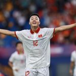 HLV Troussier kiên định trước Malaysia