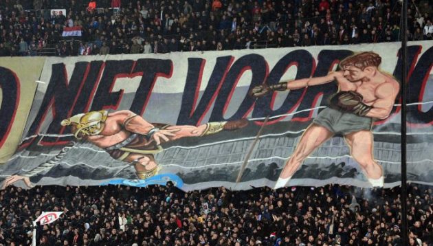 “Họ ném nước tiểu vào băng ghế dự bị”