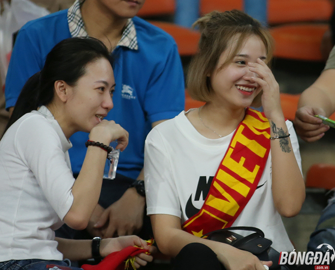 Hotgirl Việt tại Malaysia phát sốt với pha solo ghi bàn  của Công Phượng